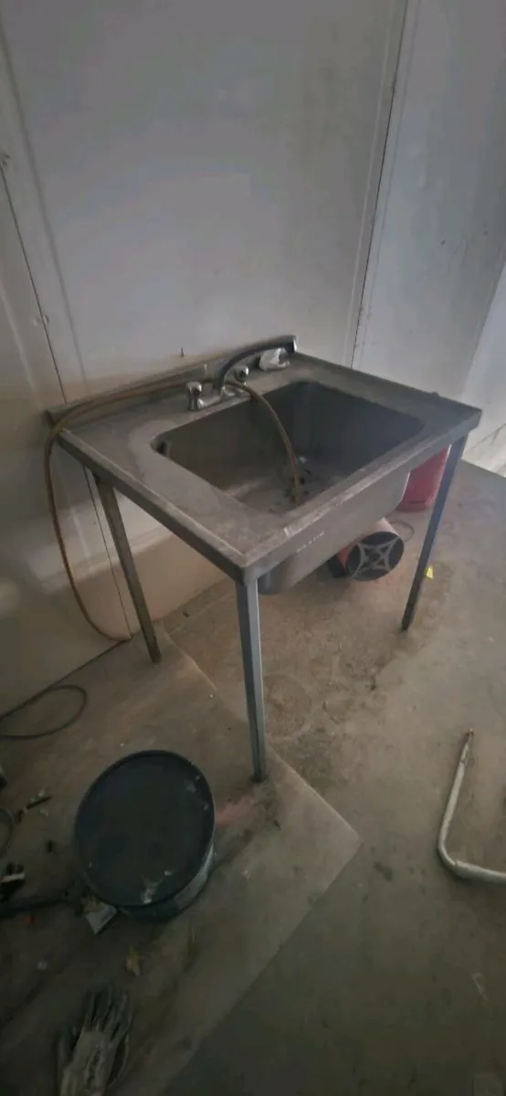 Stainless steel sink
