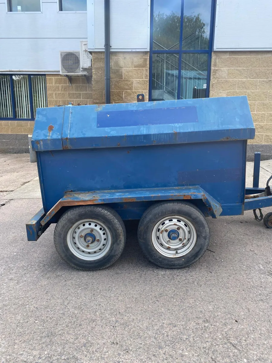 1100LTR TOWABLE FUEL BOWSER C/W 12V PUMP - Image 1