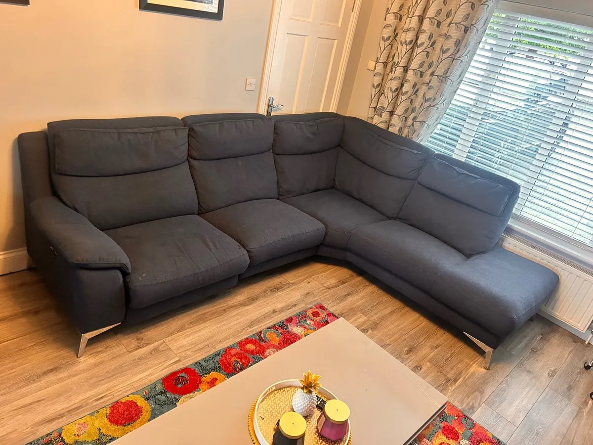 Corner suite and arm chair - Image 1