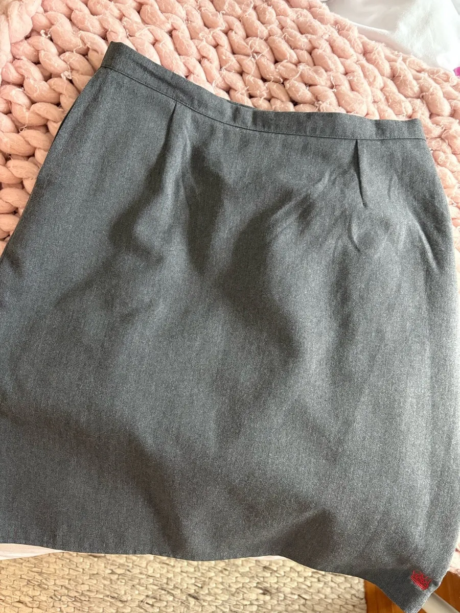St Peter’s Secondary School Uniform Skirt, size 32 - Image 3