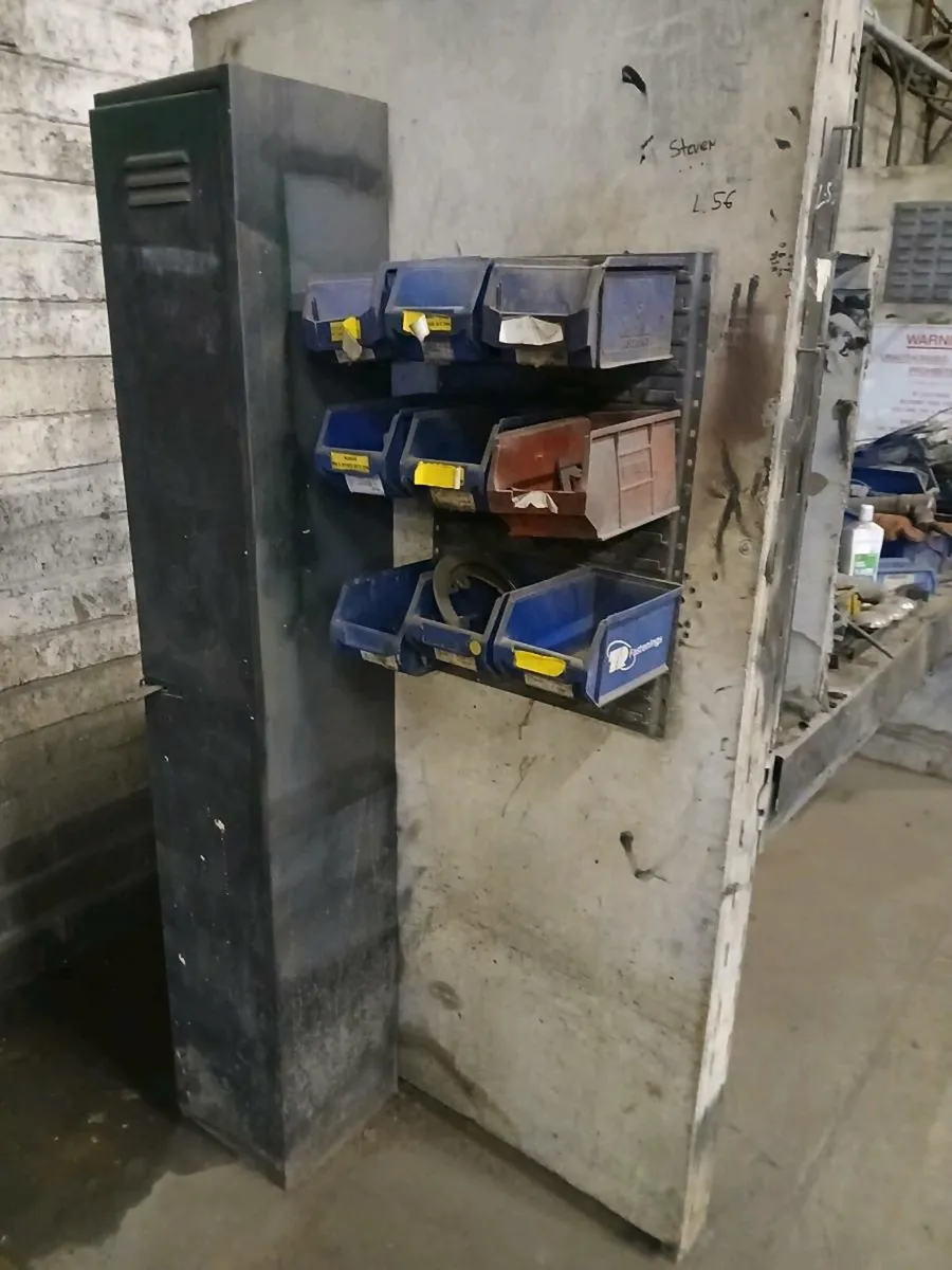 Work bench - Image 2