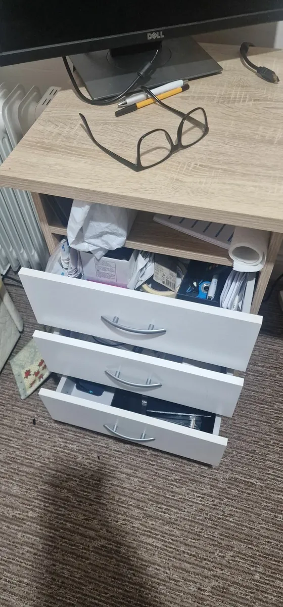Office table - Image 3