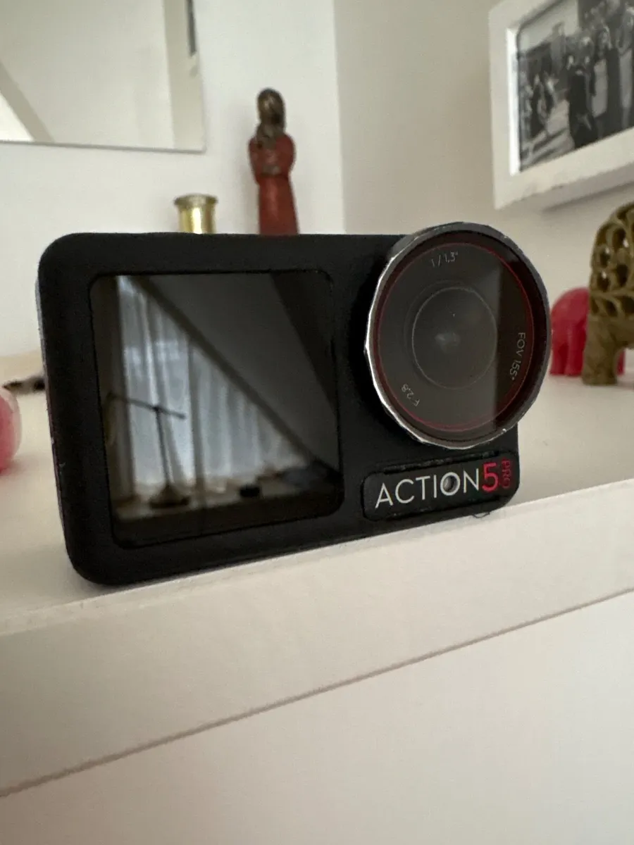DJI Osmo Action 5 Pro - with Battery pack and SD - Image 1