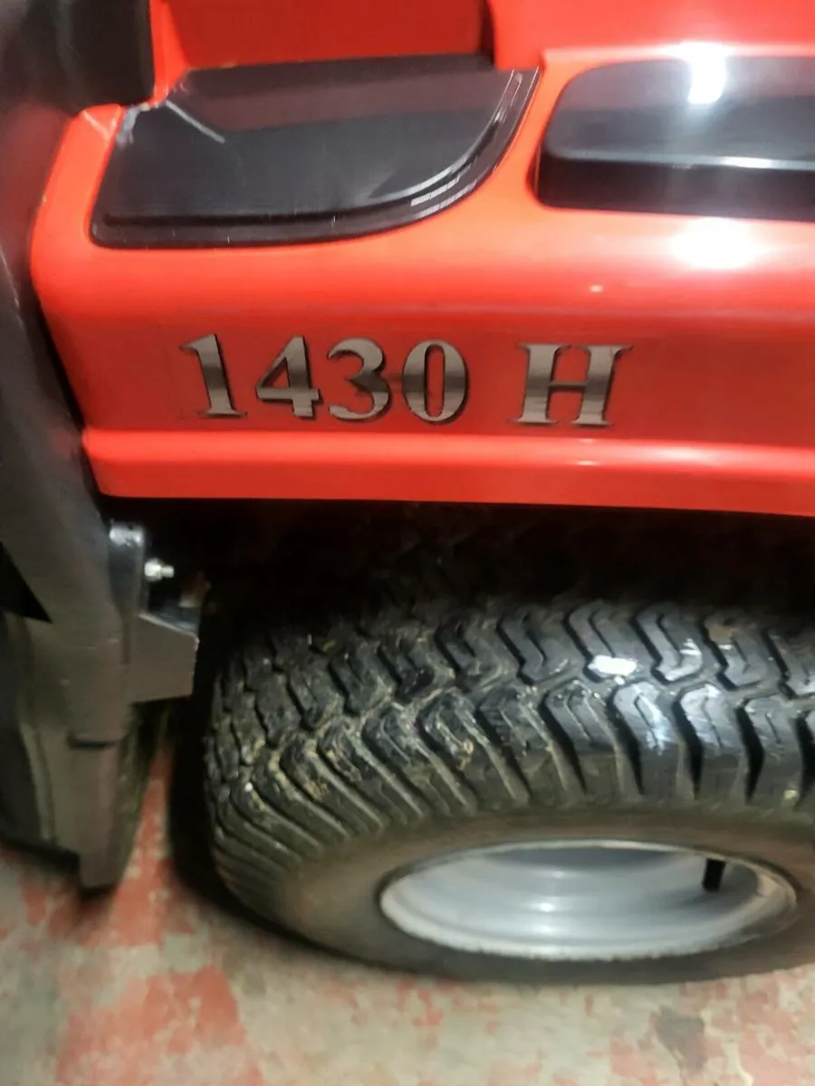 Mountfield ride on mower - Image 2