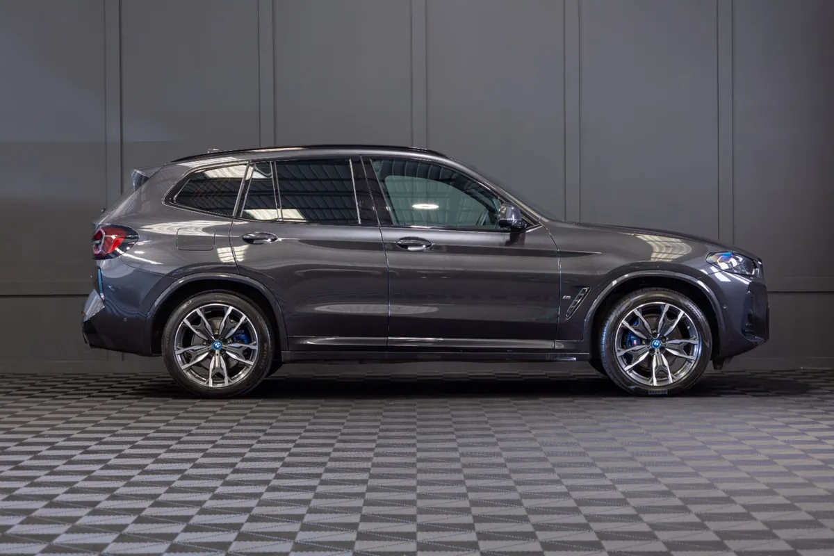 2024 BMW X3 X-Drive 30e M-Sport - Image 2