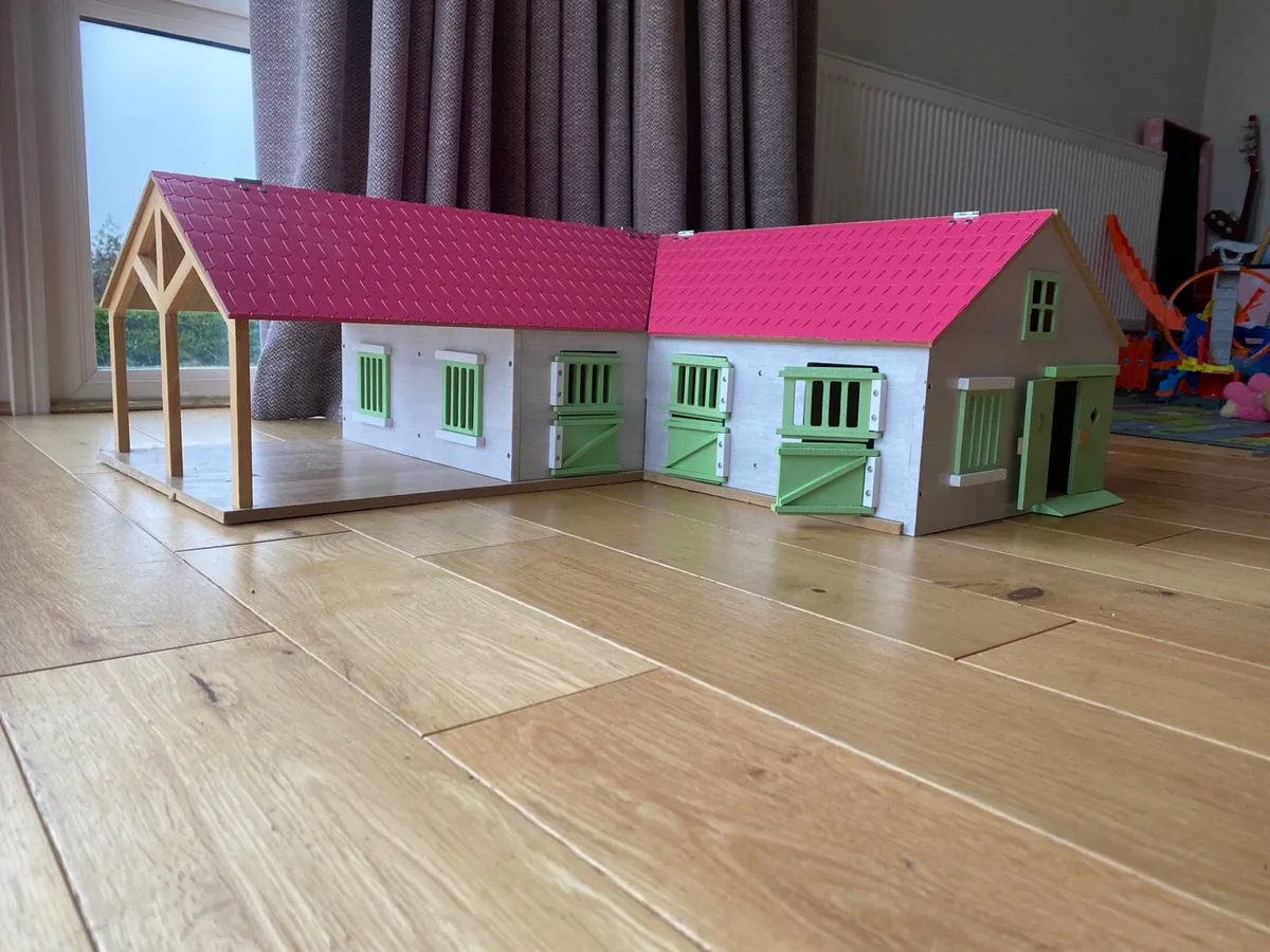Kids Horse Stable - Image 1