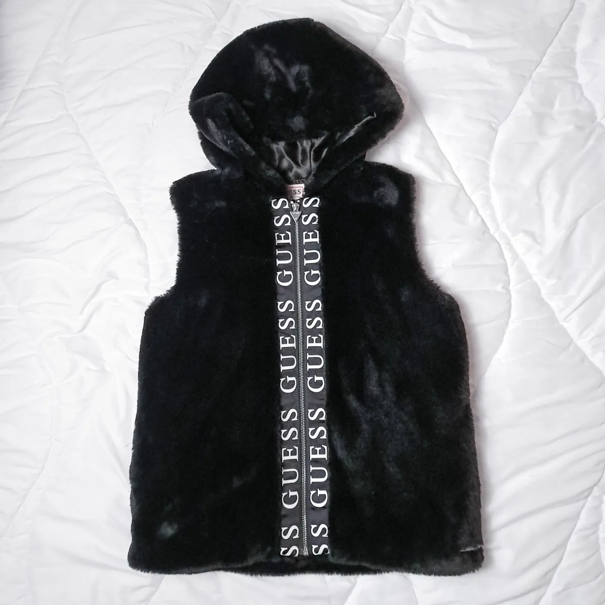 Guess Black Faux Fur Hooded Gilet Girls 14 10UK - Image 1
