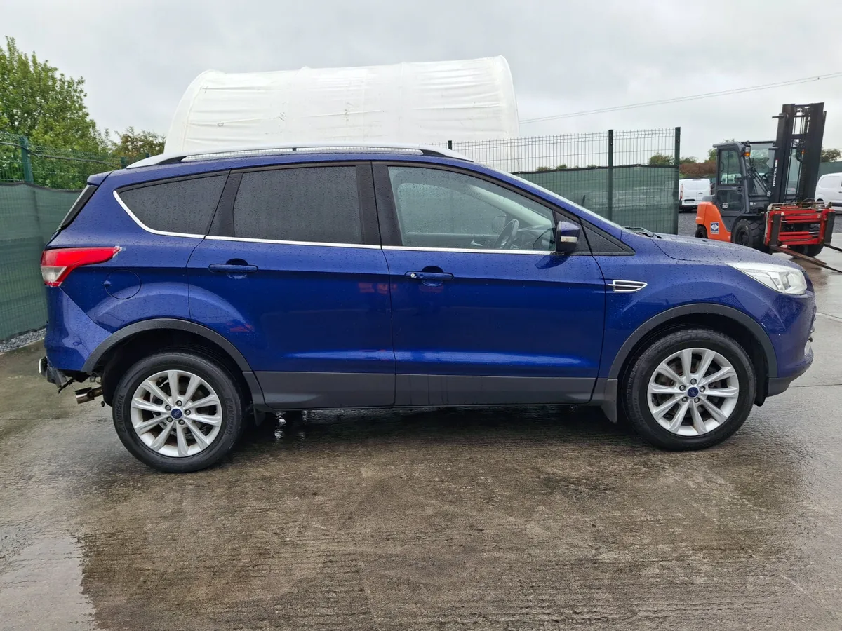 162 Ford Kuga Titanium light Damaged - Image 4
