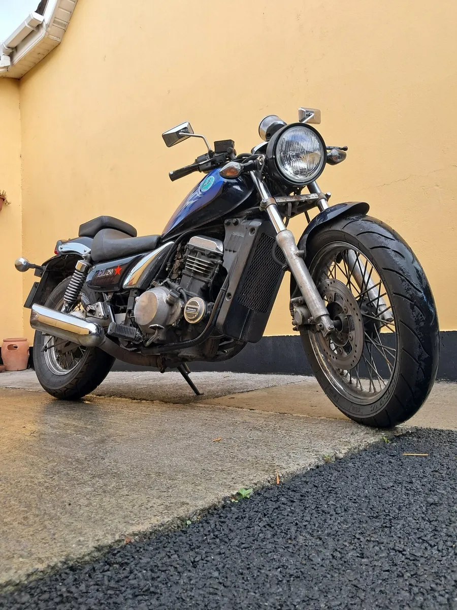 Kawasaki Eliminator 250 - Image 1