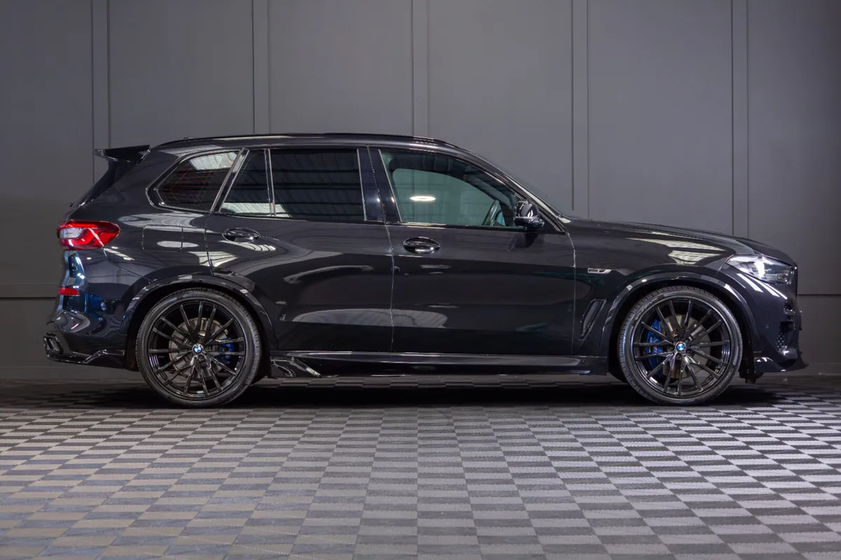 222 BMW X5 X-Drive 45e M-Sport - Image 2