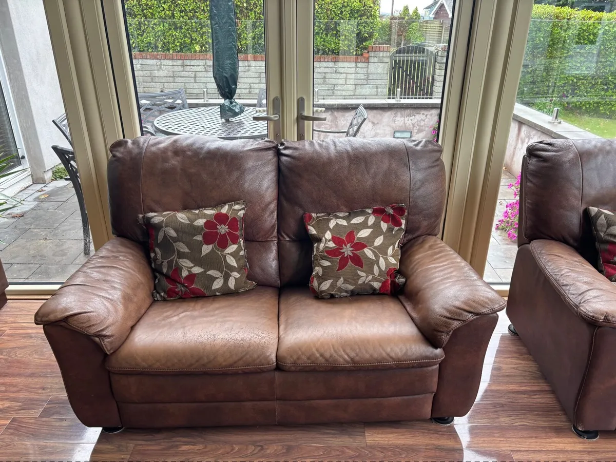 Two Italian leather 2 seaters sofa - Image 1