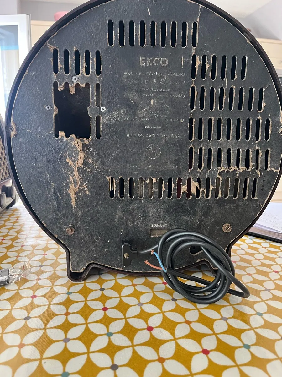 Vintage 1940’s Ekco AD75 Radio - Image 4
