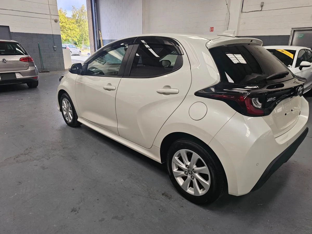 Toyota Yaris Hybrid 2020 - Image 4