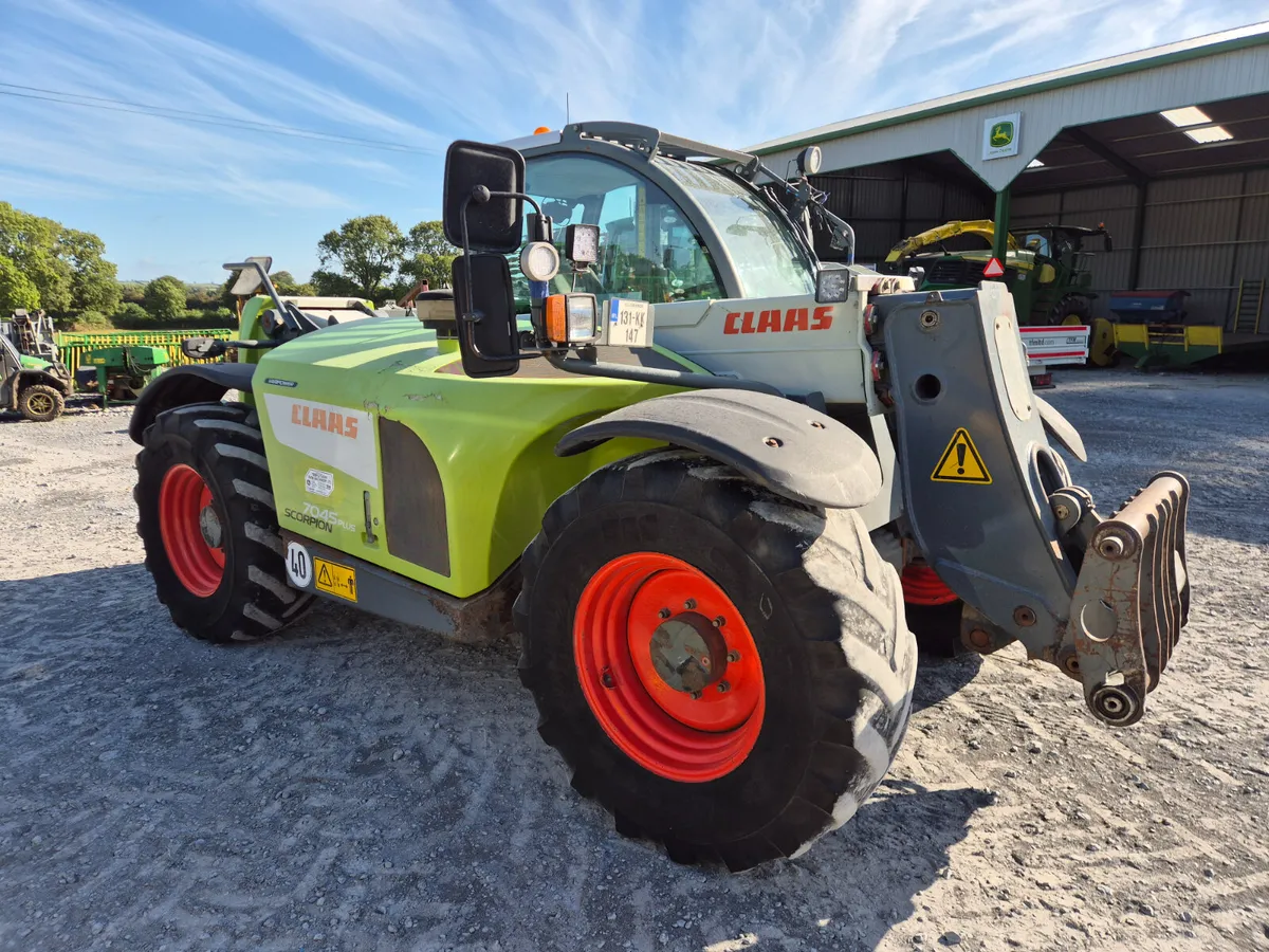 Claas Scorpion 7045 2013 - Image 3