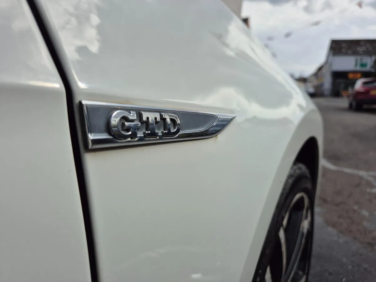 Volkswagen Golf 2016 - Image 2