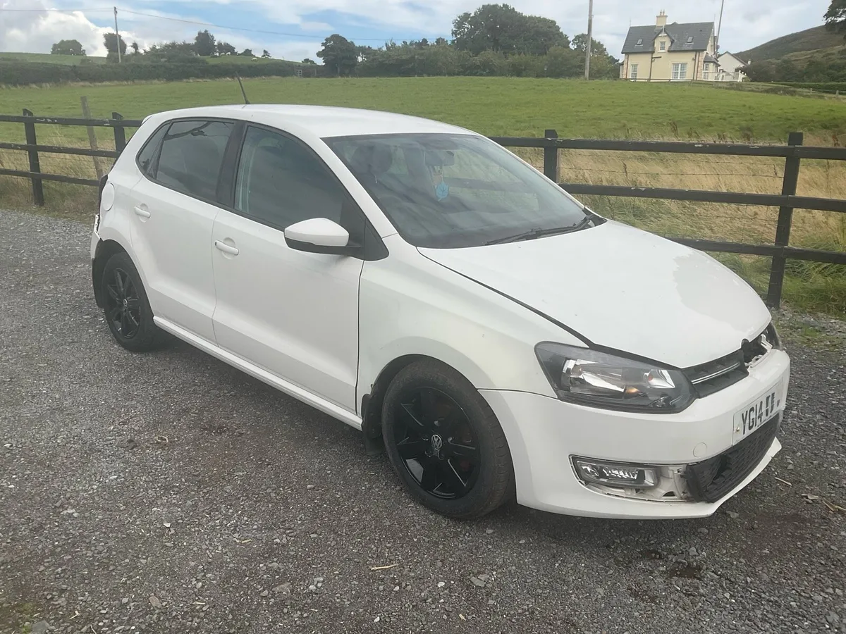 2X 2014 Volkswagen polo white 1.2 diesel - Image 2