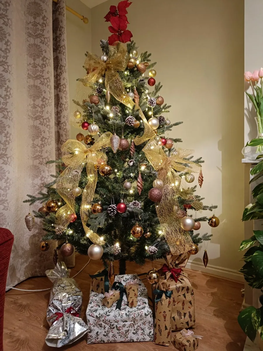 Christmas tree - Image 1