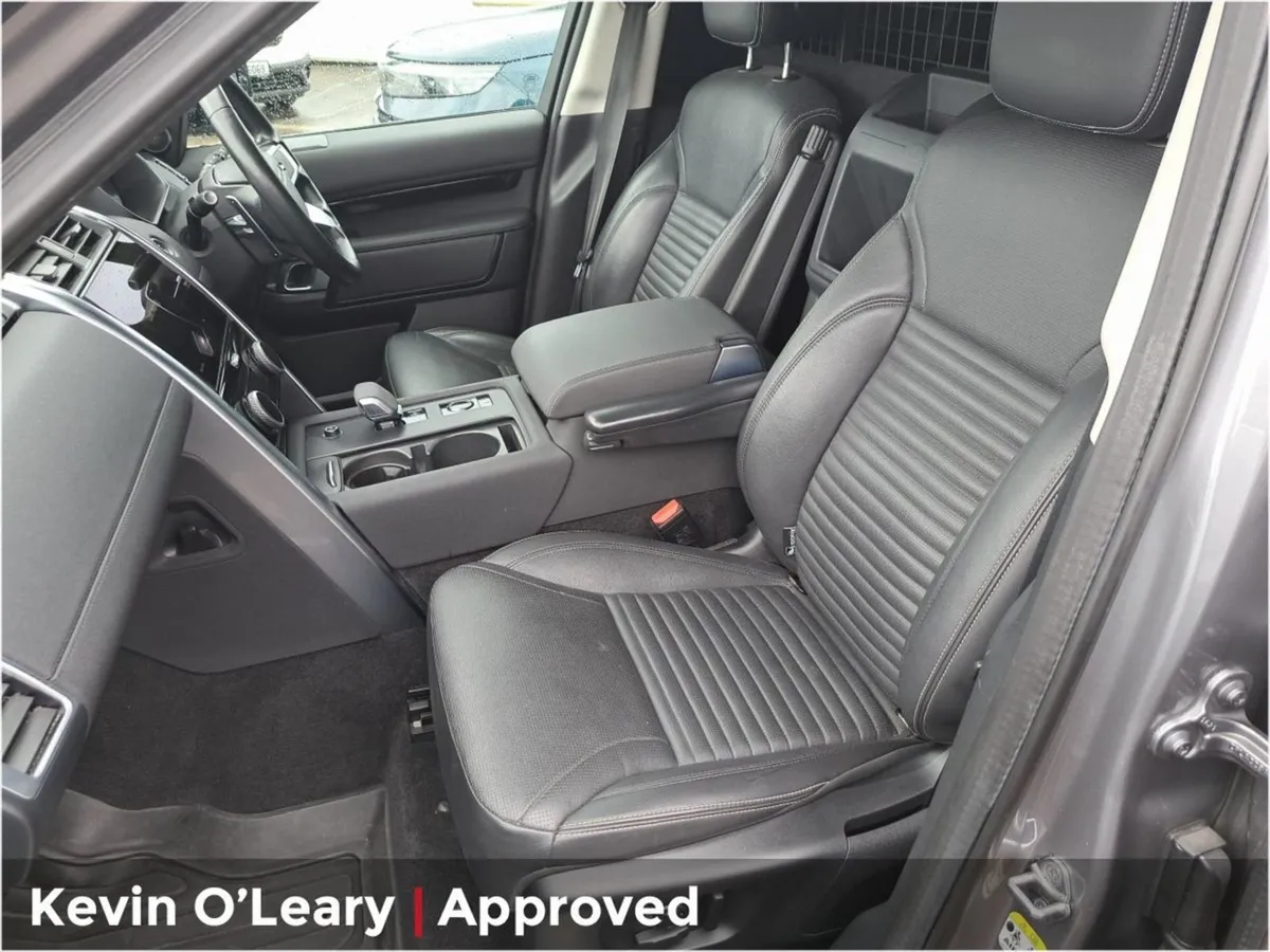 Land Rover Discovery 3.0 SD6 SE Commercial - Image 4