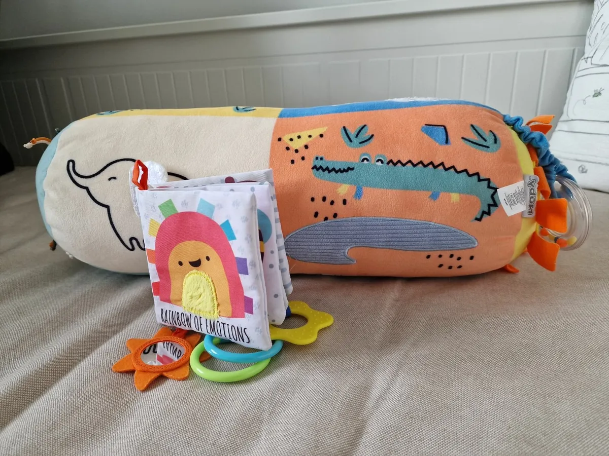 Play mat and tummy time pillow - Image 4