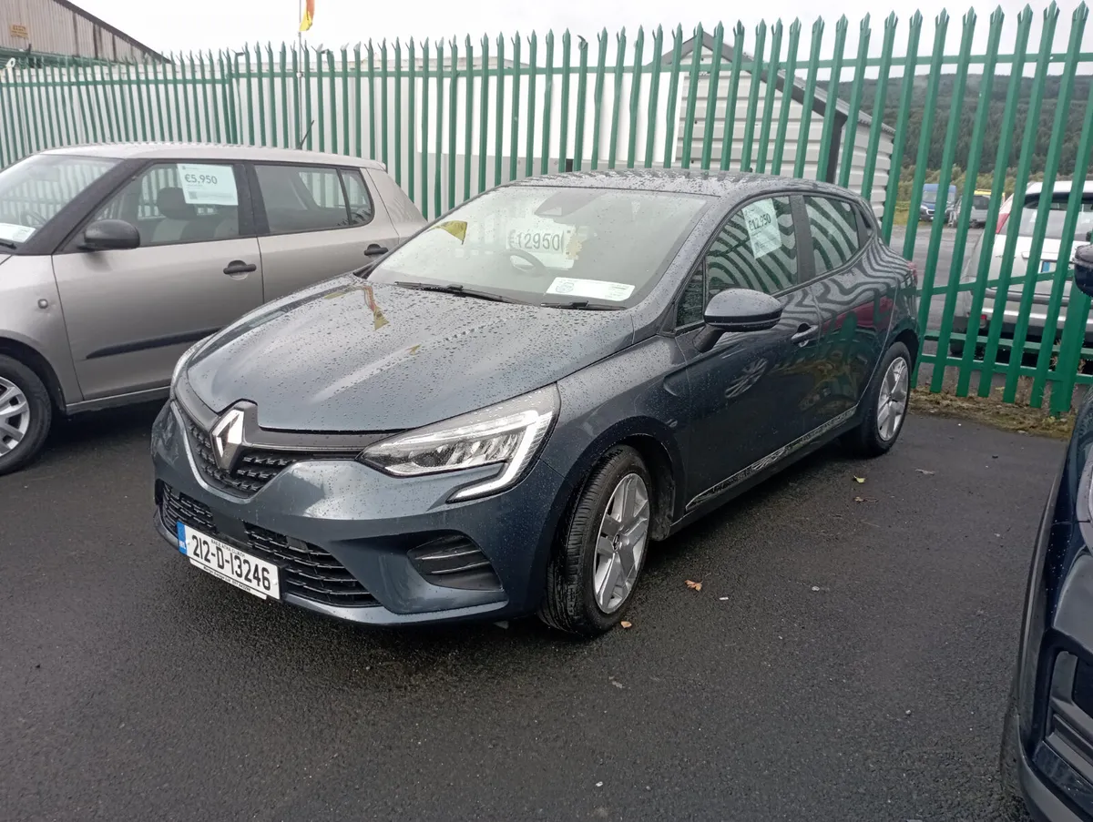 ~Renault Clio~ 2021~ - Image 2