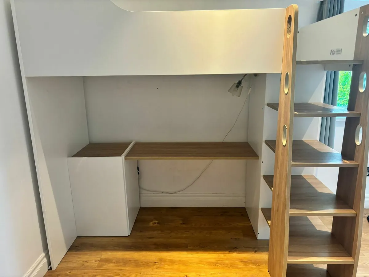 Bunk bed - Image 1