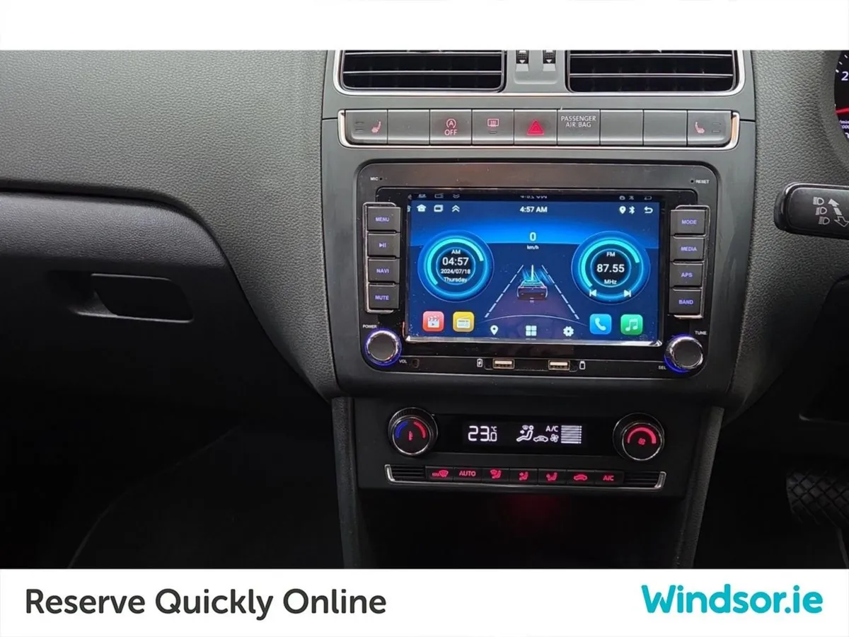 Volkswagen Polo Auto - Image 4