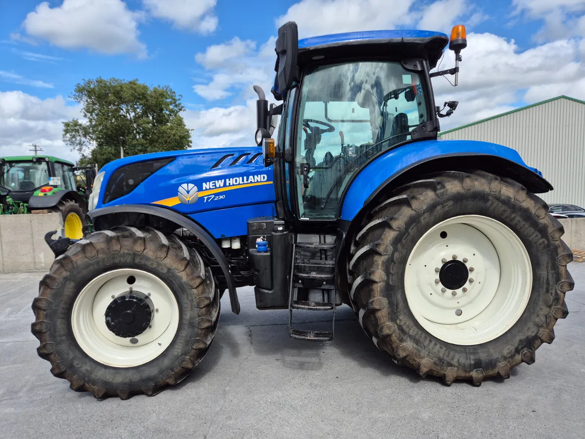 New Holland T7.230 2021 - Image 2