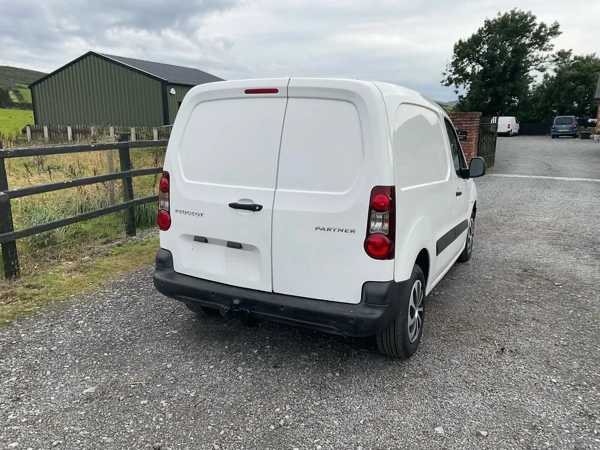 2018 Peugeot partner white sat nav 53k no vat - Image 3