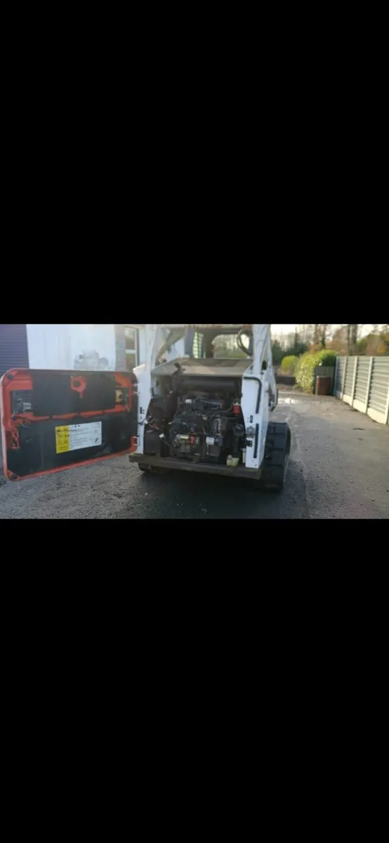 Bobcat Tracked Loader - Image 2