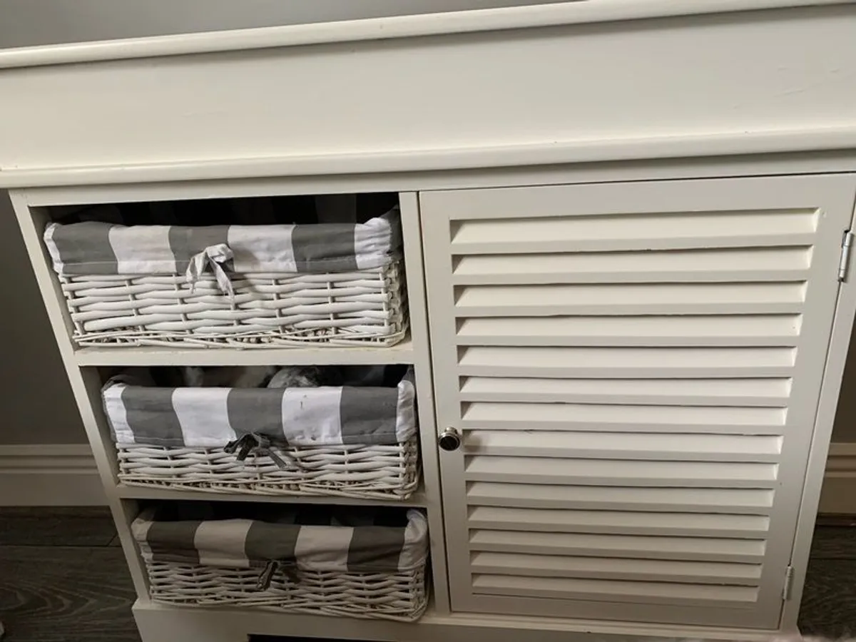 bedroom or bathroom cabinet in good condition - Image 2