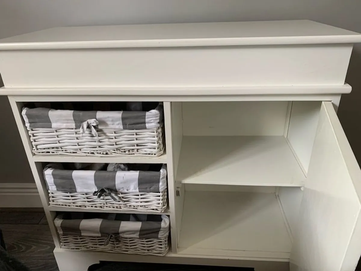 bedroom or bathroom cabinet in good condition - Image 3