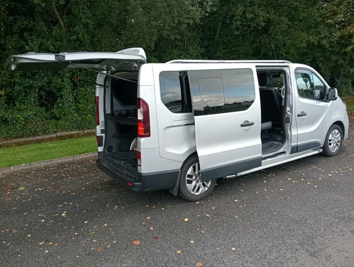 RENAULT TRAFIC MINIBUS 2017' 1.6 DIESEL (9 SEATER) - Image 1