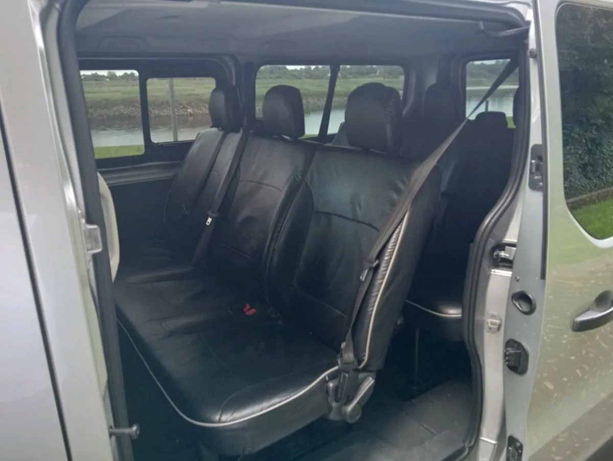 RENAULT TRAFIC MINIBUS 2017' 1.6 DIESEL (9 SEATER) - Image 2