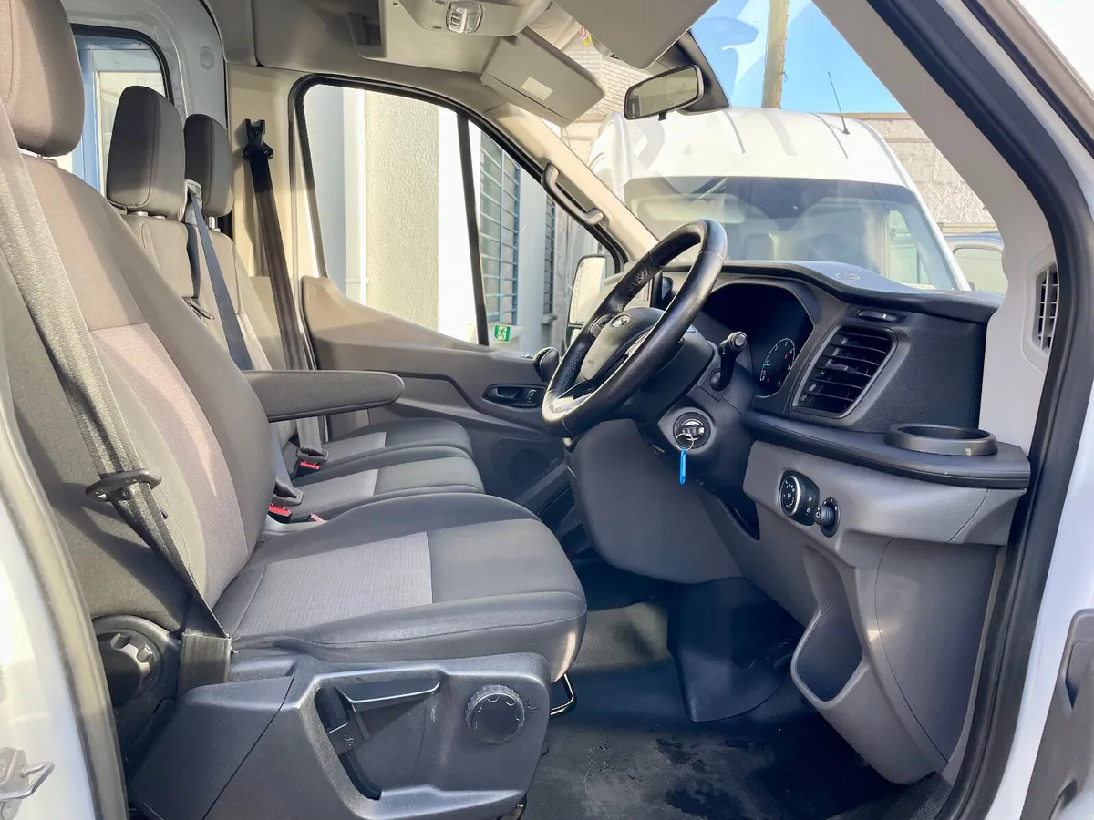 Ford Transit L2H2 2.0TDCI 130PS 12 Seat Bus,2020 - Image 4