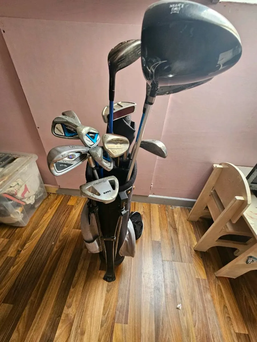 Golf bag and trolley - Image 3