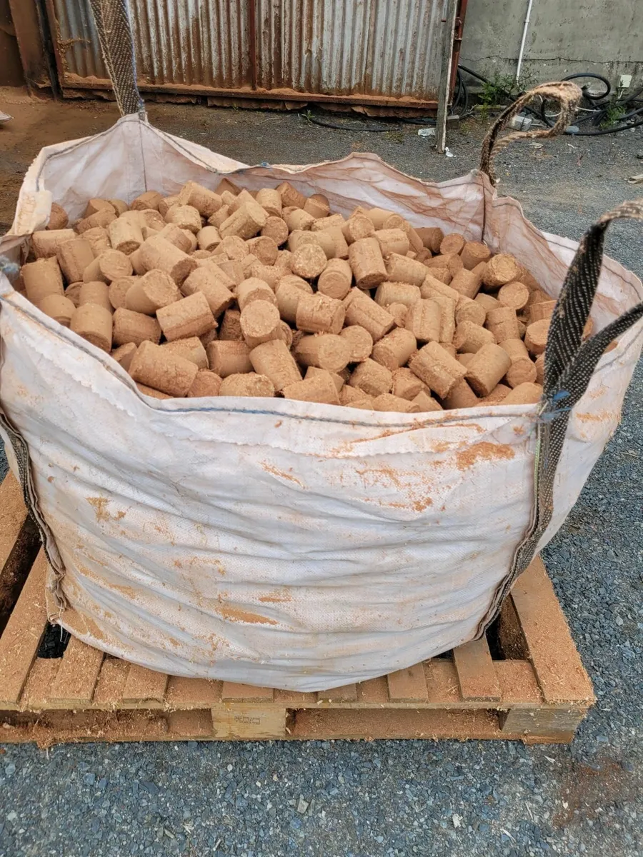 Wood burning pellets - Image 1