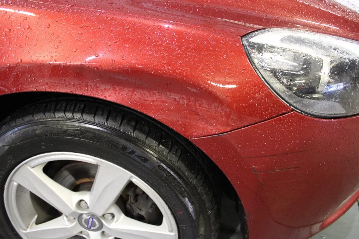 Volvo V40 1.6 D2 Drive S/S ES - Image 4