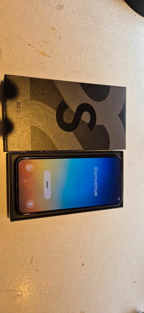 Samsung Galaxy S22 - Image 3