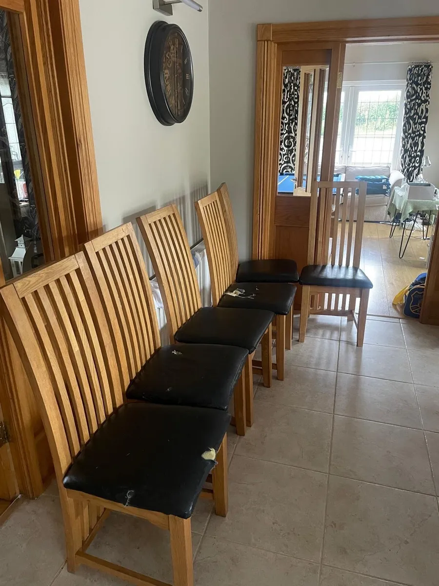 Oak table and 6 chairs - Image 2