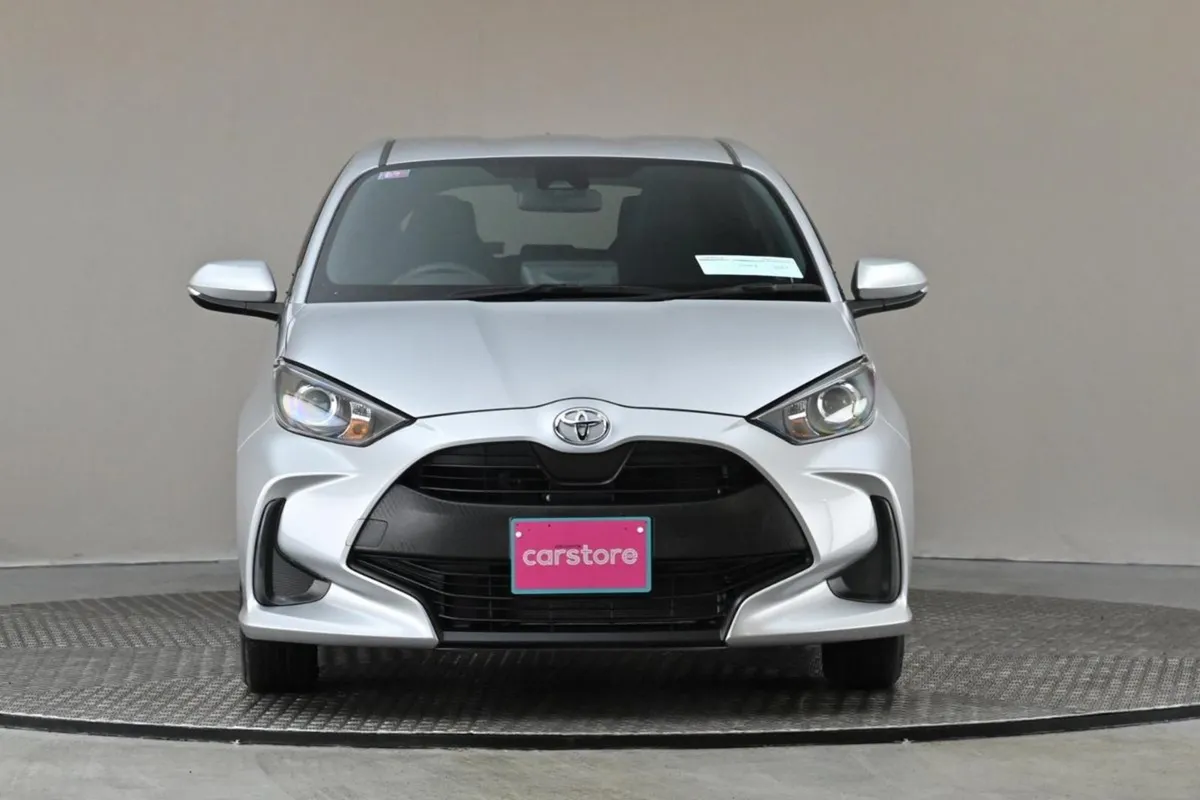 Toyota Yaris 1.0 Auto Petrol  9 android Car Playe - Image 2