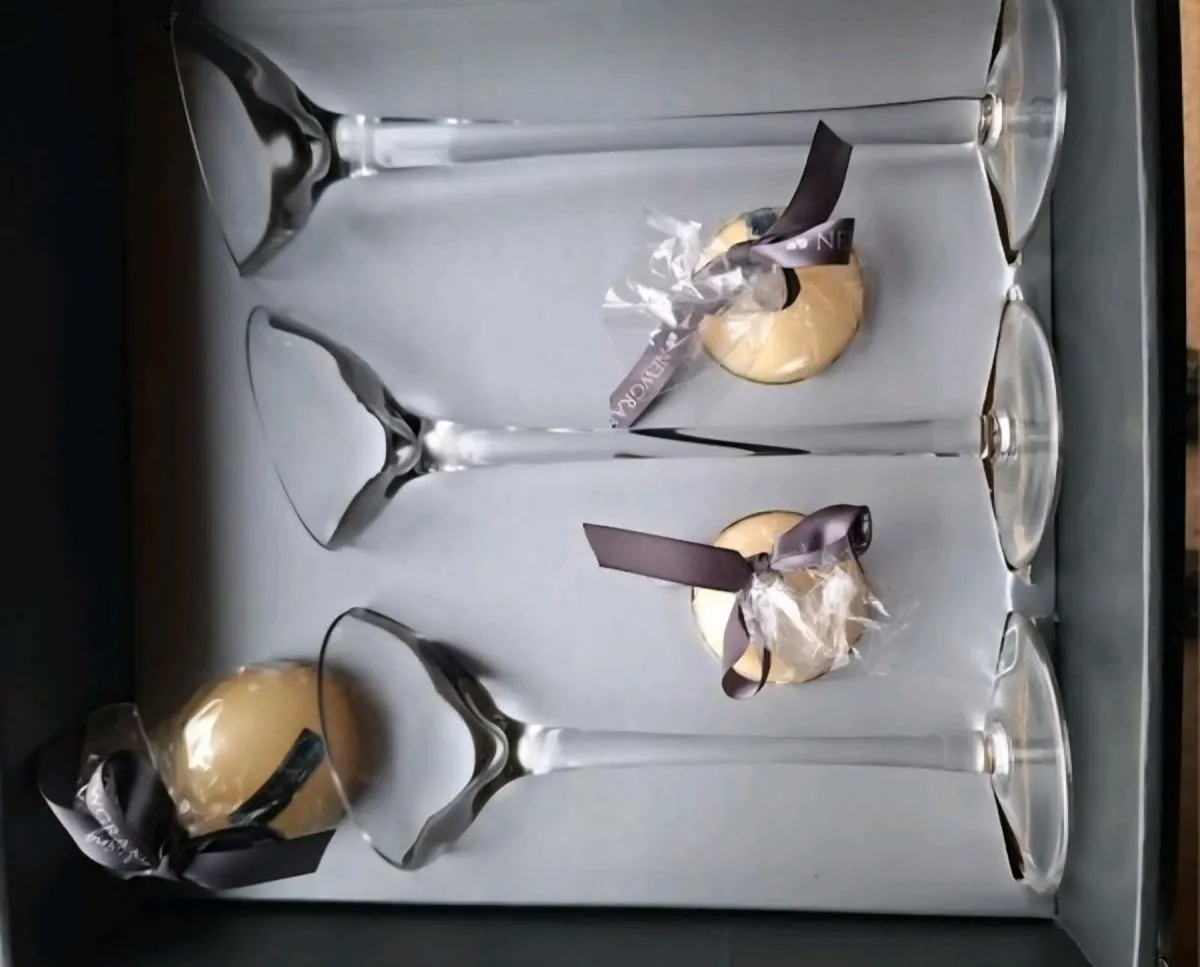 Newgrange  glass candle set - Image 3