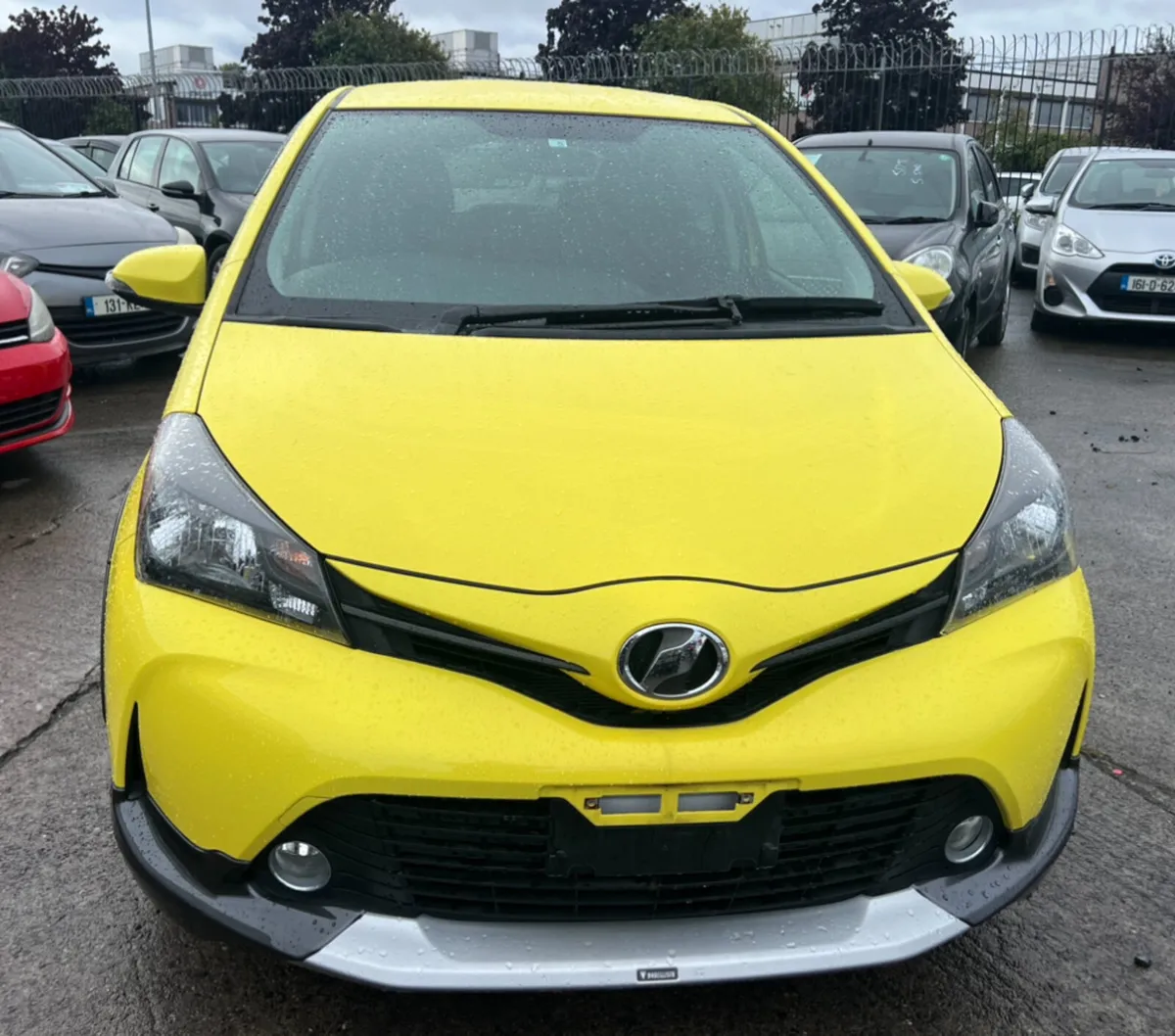 Toyota Vitz 2016 Automatic/ push start/ Warranty - Image 3