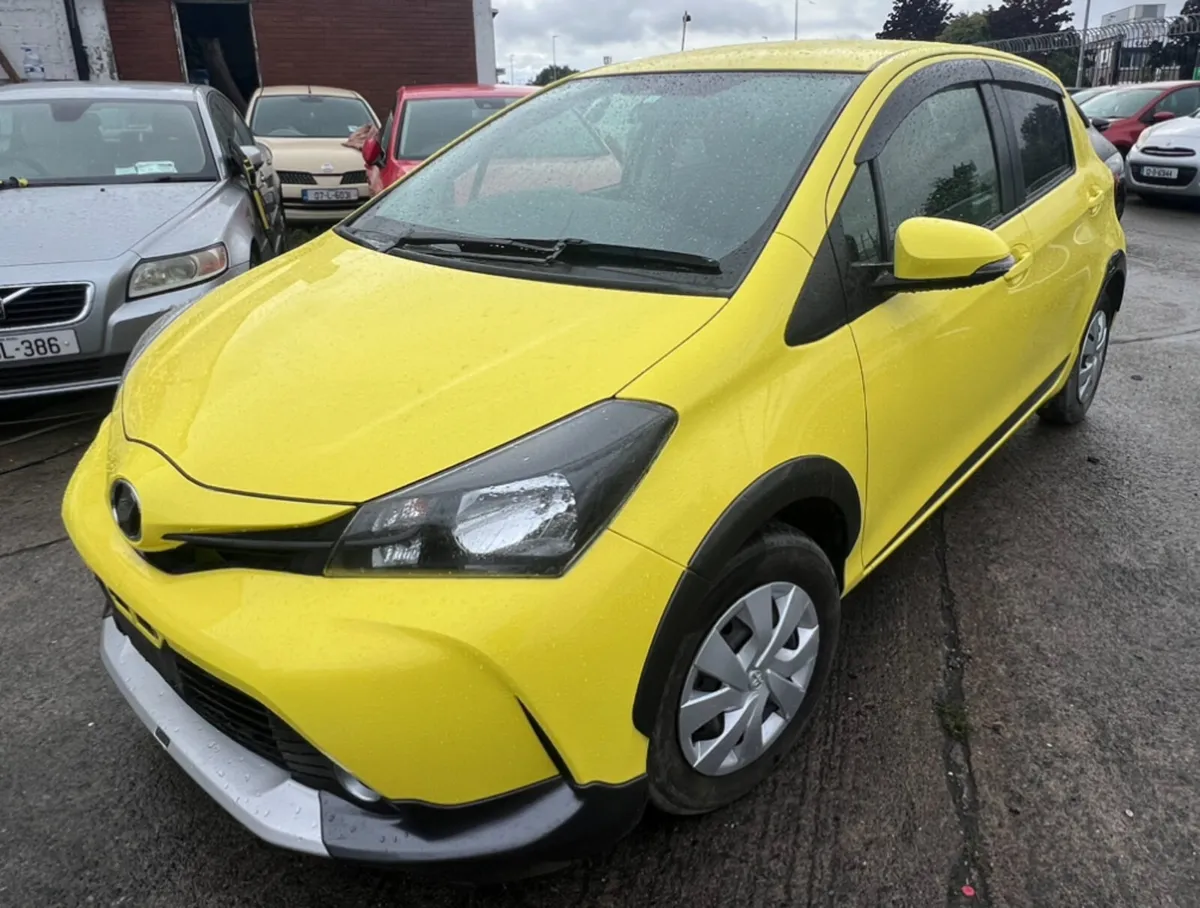 Toyota Vitz 2016 Automatic/ push start/ Warranty - Image 1