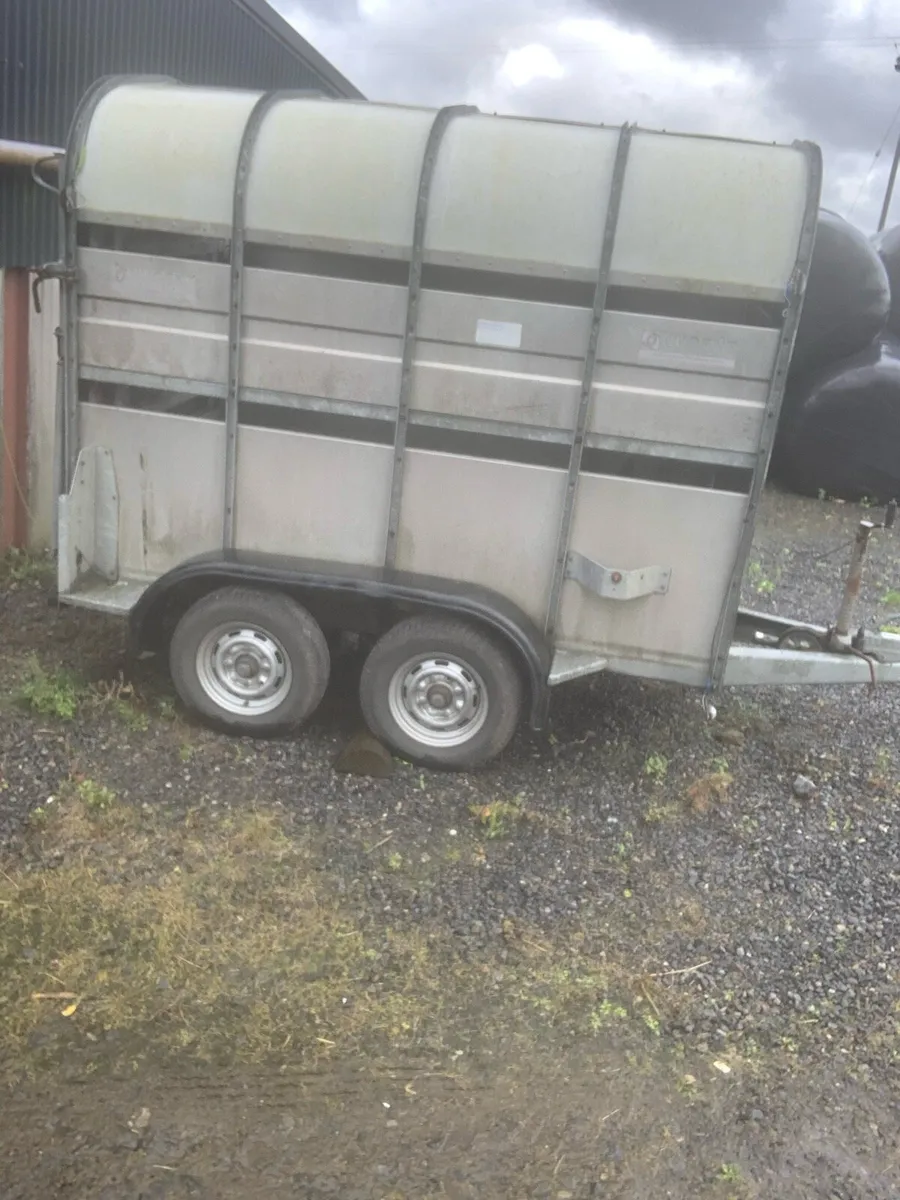 Cattle trailer - Image 1