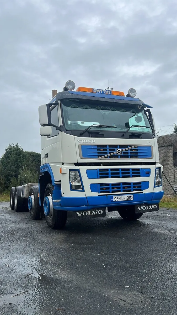 2006 Volvo FM13 400 8x4 - Image 2