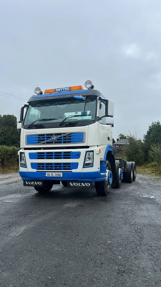 2006 Volvo FM13 400 8x4 - Image 1