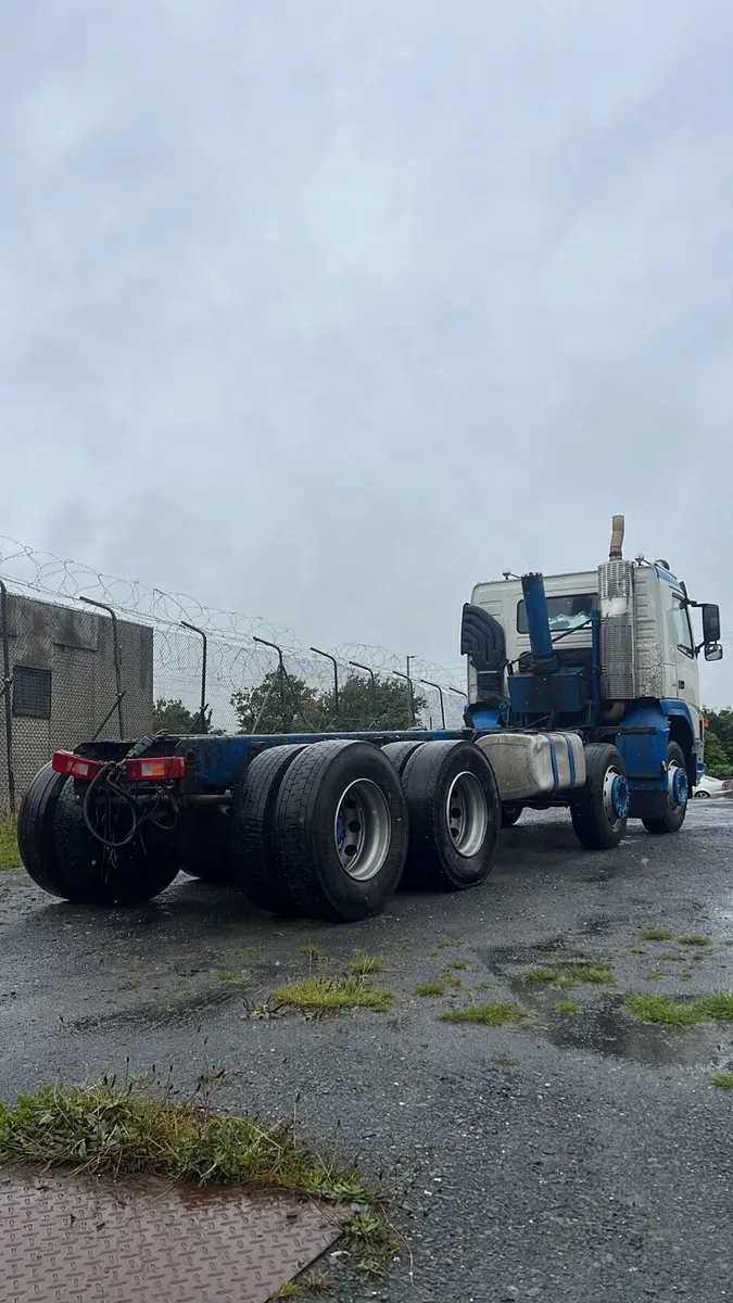 2006 Volvo FM13 400 8x4 - Image 4