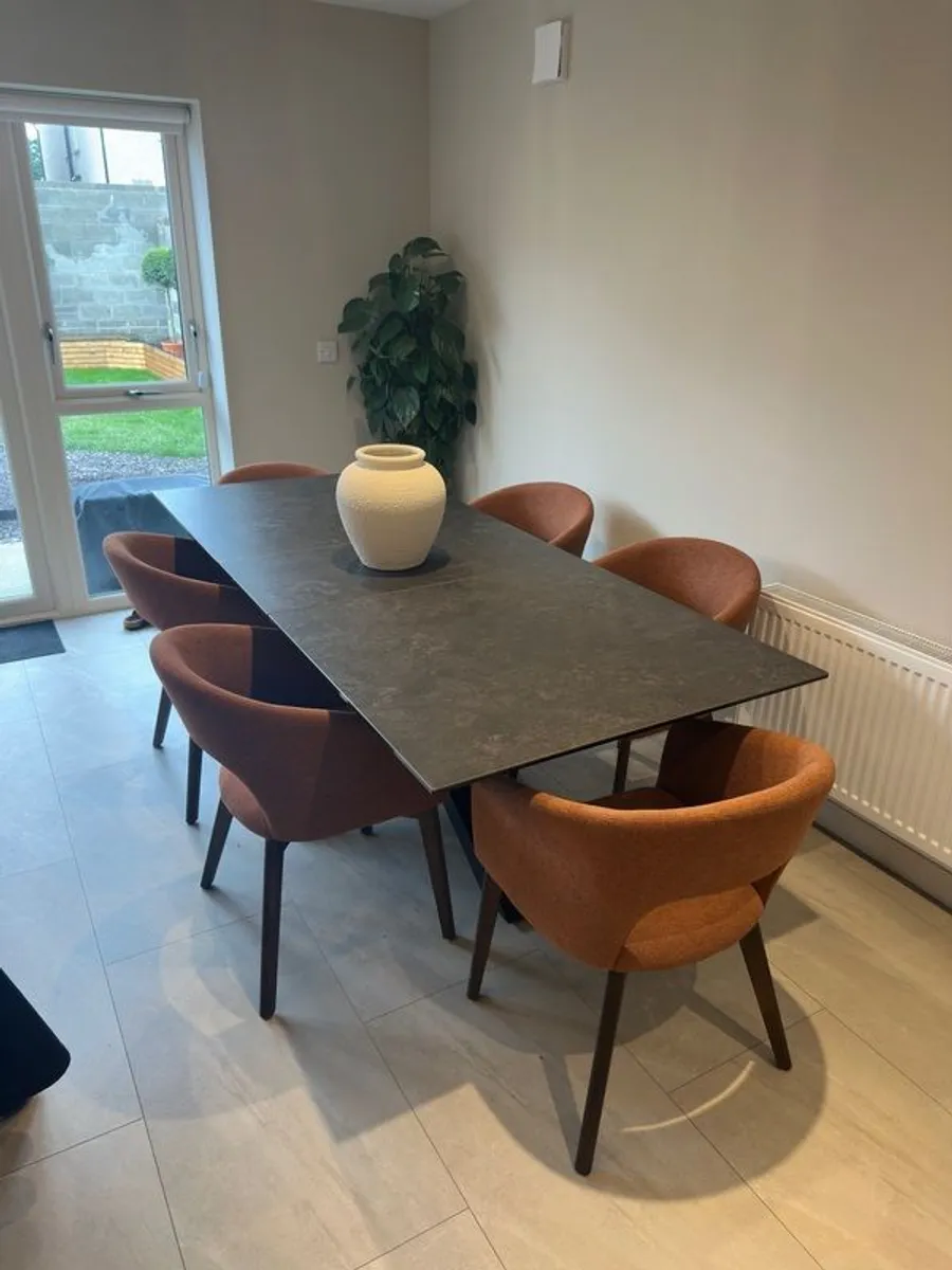 Dining Room Table (BRAND NEW) - Image 3