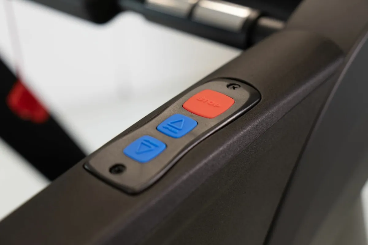 BH Fitness: RS2000 Multimedia Treadmill - Image 4