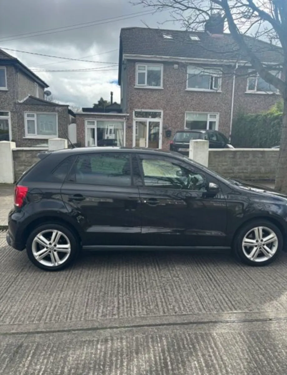 VOLKSWAGEN POLO 1.2 TSI R - LINE STYLE 2013 Black - Image 3